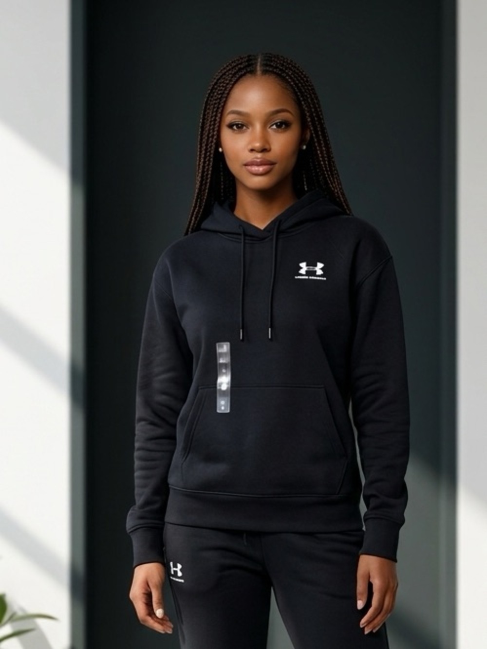 NWT Under Armour SZ XS OR S black hoodie. SEE DIMENSIONS BELOW ACCORDING TO SIZE